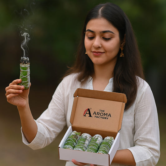 The Aroma Factory White Sage with Himalayan Cedar Leaves Bundle (Dry Leaves Smudging) 4 Bundles x 30g